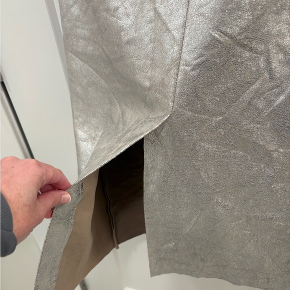 Zara Vegan Leather Metallic Silver Crinkle Skirt With Slit Size Small - Picture 7 of 11